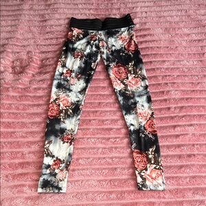 Cute Booty Lounge Floral Leggings - Black and Pink